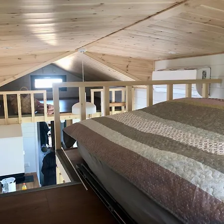 Tiny House Mit Saunafass Und Garten