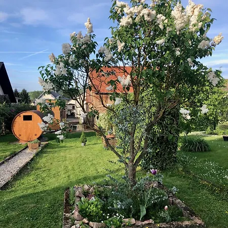 Tiny House Mit Saunafass Und Garten 아파트 *