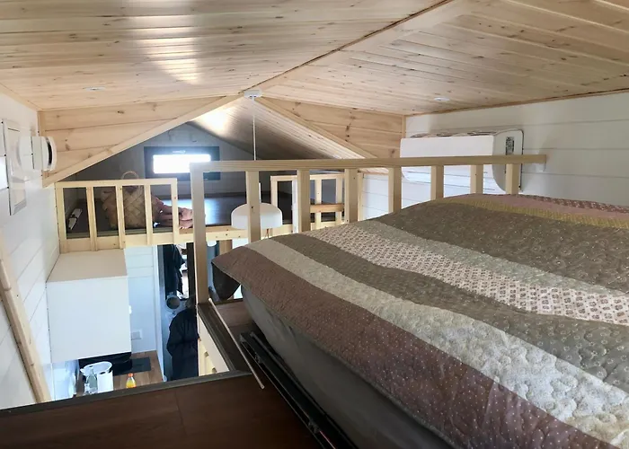 Tiny House Mit Saunafass Und Garten